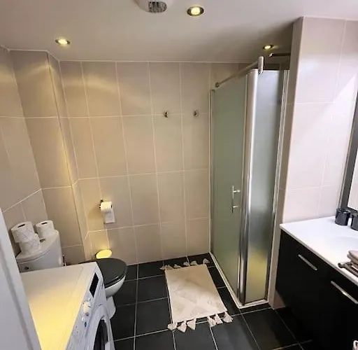 2 Pieces Proche Monaco - Parking Prive Μεντόν